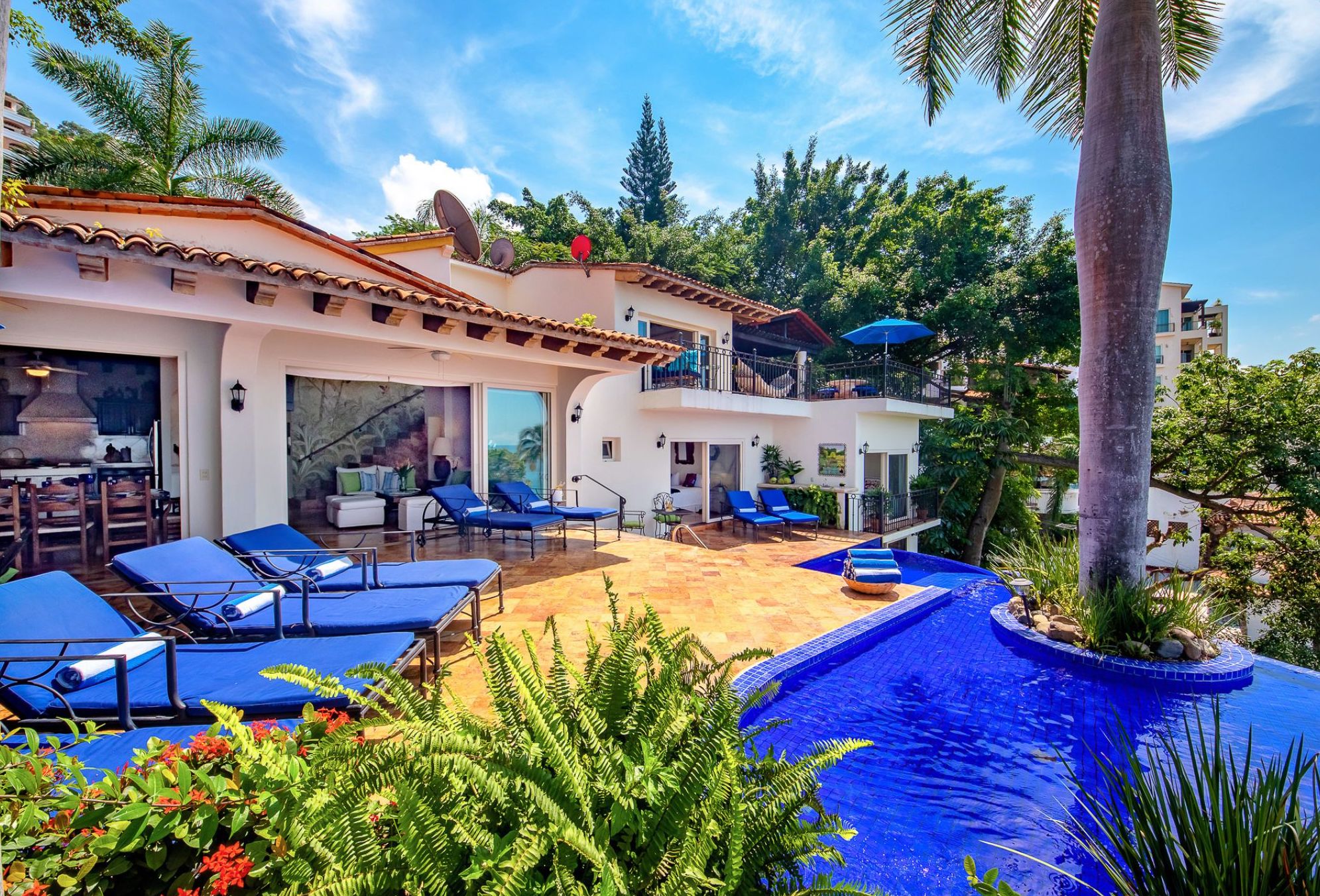 Villa Vista de Aves | Conchas Chinas Beach Villa with Staff Villa Vista de Aves | Conchas Chinas Beach Villa with Staff